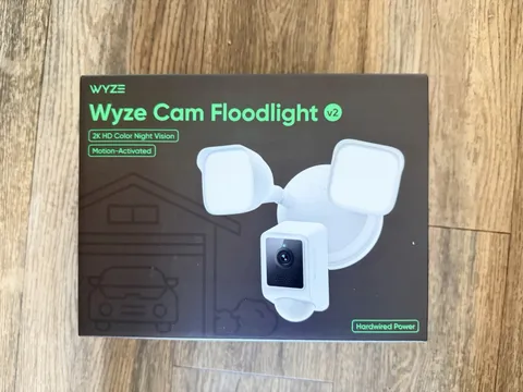 Wyze Cam Floodlight V2 Motion-Activated 2K HD Color Night Vision Camera