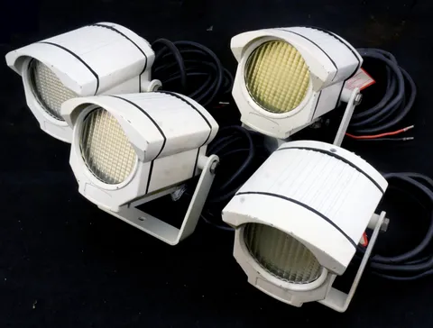 4X Bosch Dewert Extreme CCTV UF100 Infrared Illuminator Security Night 12.5VAC