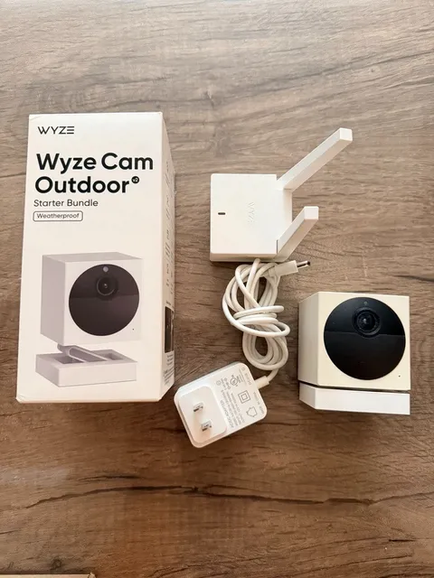 Wyze Cam Outdoor V2 Starter Bundle Model WVOD2 | Camera + Base Station