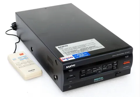 SANYO ELECTRIC CO. CCTV SUVRVEILLANCE DIGITAL VIDEO RECORDER MODEL DSR-M810P