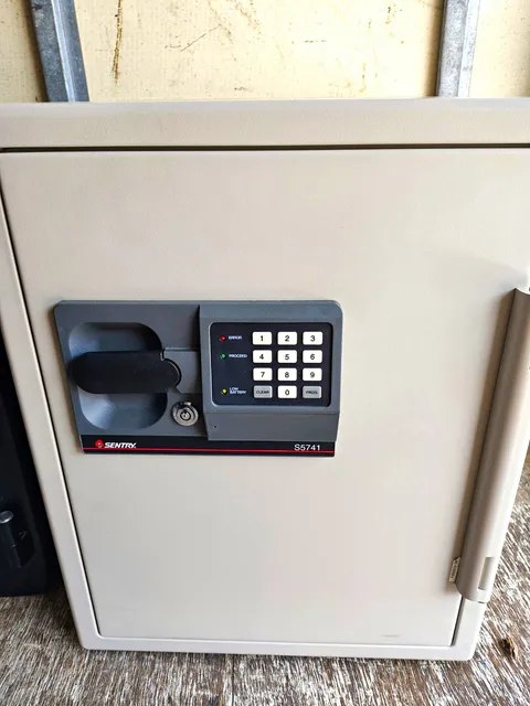 Sentry S5741 Large Gray Metal Fire Safe Digital Keypad 60 Min 19.5x23.5"