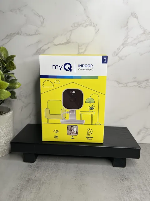 myQ Smart Indoor Security Camera - HD Video, Night Vision Motion Detection Wi-Fi