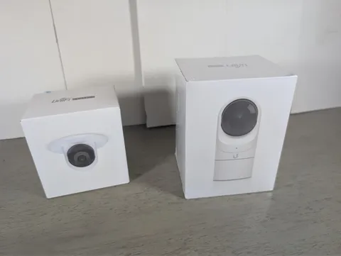 Ubiquiti UniFi  G3 Flex PoE Camera WITH CEILING MNT UVC-G3-FLEX Brand New Sealed