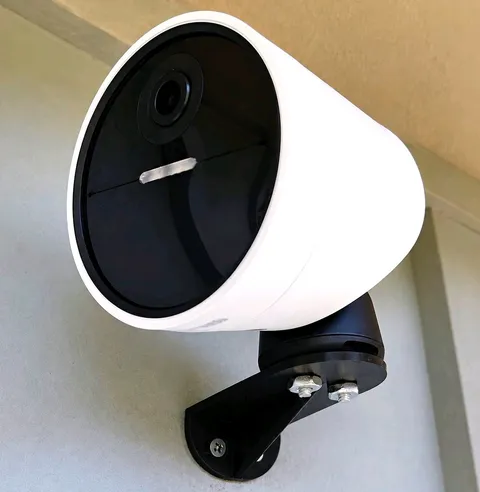 Wireless IP/Network Surveillance Camera Wall Mounted Indoor/Outdoor White/Black