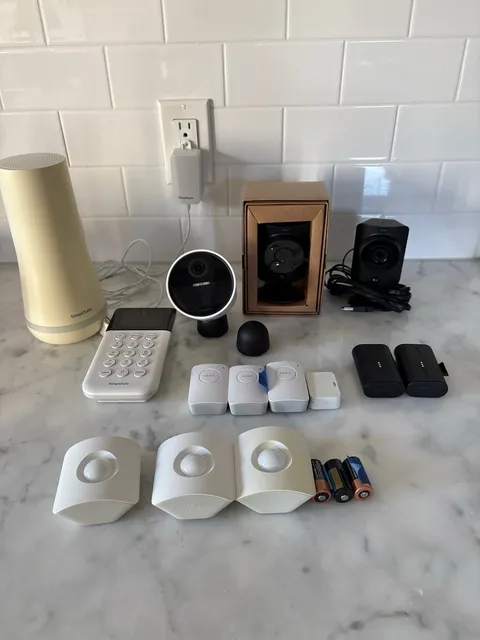 SimpliSafe Gen 3 Home Security System Bundle - Base, Keypad, Cameras, Sensors