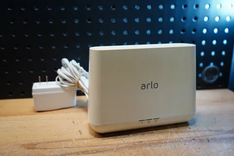 (E) NETGEAR Arlo Pro VMB4000 Base Station w/ Power Supply