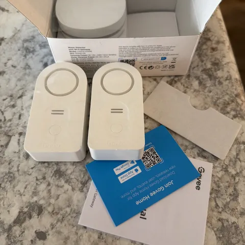 Govee Water Detector 2 with Wi-Fi Smart Gateway H5054+H5040 White Open Box