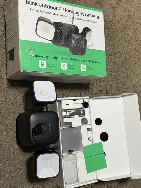 Blink Outdoor 4 Floodlight Camera B0DV4VRMND Wireless 1080p HD ASIS READ