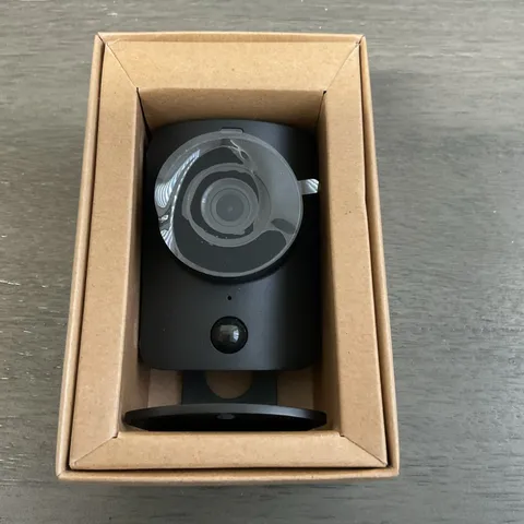 SimpliSafe Indoor Camera Wi-Fi HD Security Camera SSCM1 + Wall Charger + cord !!