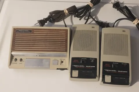 Vintage Realistic SELECTaCOM Wireless 2-Channel Intercom System