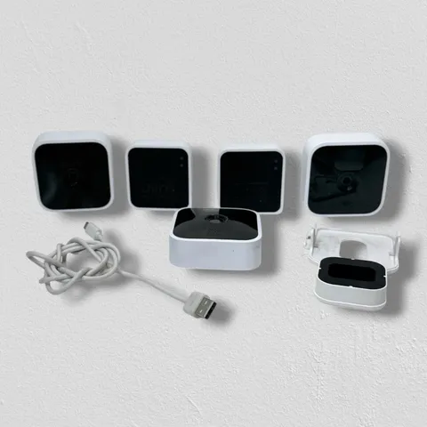 3xBlink Indoor (BCM00400U ) Security Camera + 2xBlink Sync Module 2 (BSM00300U)
