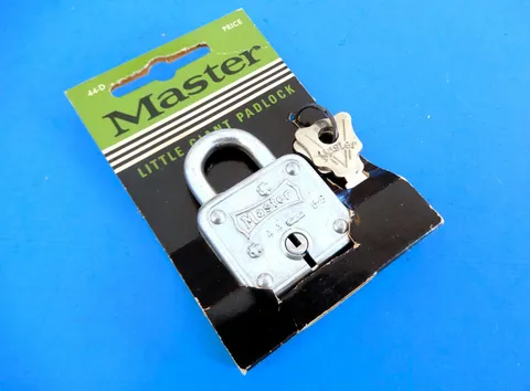 Vintage NOS Master 1-1/4" Little Giant Wrought Steel Padlock 44-D USA NEW!