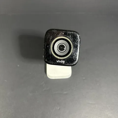 Vivint VS-ODC300-WHT - Wireless Outdoor Camera - White - Used, Untested! No SD🚨