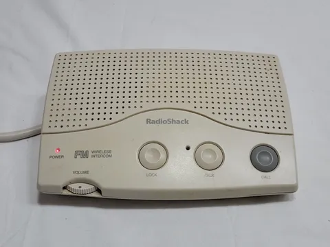 Radio Shack Two Station Wireless FM Intercom Three-Phase Compatible White 43-493