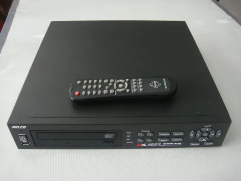 PELCO DX 4000 Series Digital Video Recorder With Remote.