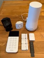 Simplisafe security system 9 pieces