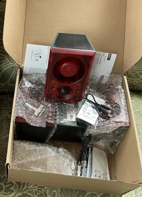 4 QUALIREY SOLAR OUTDOOR MOTION SENSOR ALARM ANIMAL DETERRENT-GUNSHOT-DOGS!!