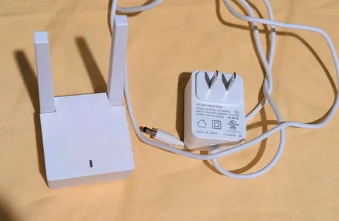 WYZE WVOD81 Base Station Hub for Wyze Cam Outdoor Wireless Security Camera