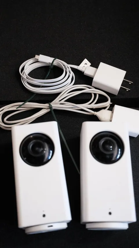 Wyze WYZECP1 Indoor Home Camera with Night Vision and 2-Way Audio LOT of 2