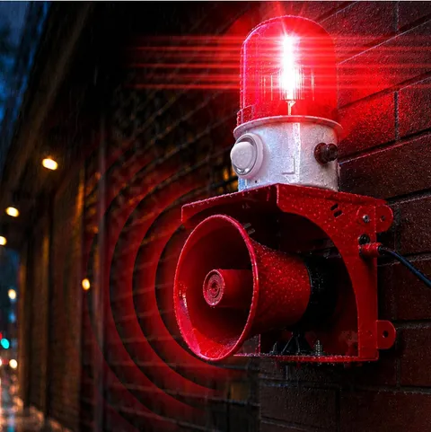 120dB Motion Sensor Security Alarm PIR Outdoor Siren Strobe Light AC Plug-In