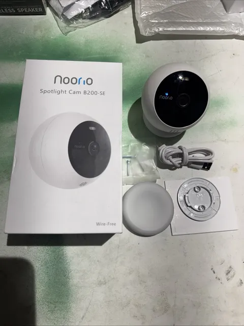 Noorio B200-se Security Camera Wireless Outdoor Magnetic,Cameras White