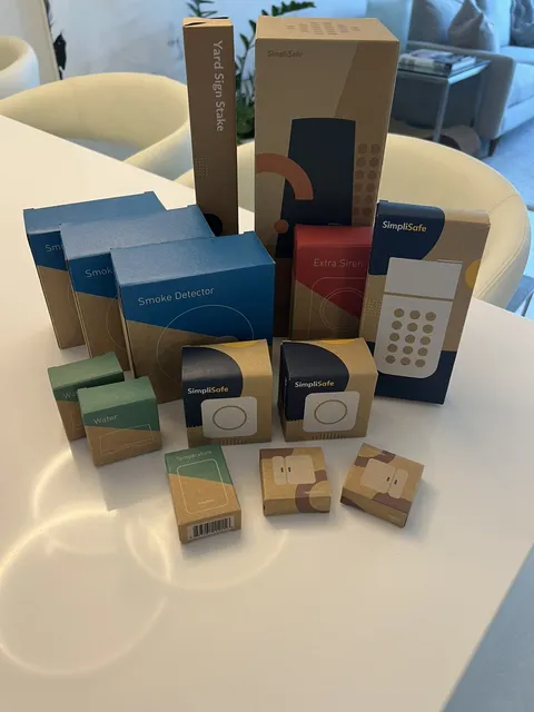 NEW SimpliSafe Gen 3 Home Security System Bundle - Base, Keypad, Smoke, Water +