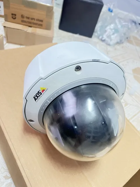 AXIS Q6044-E PTZ Network Camera 30x Zoom indoor/ Outdoor Dome Camera