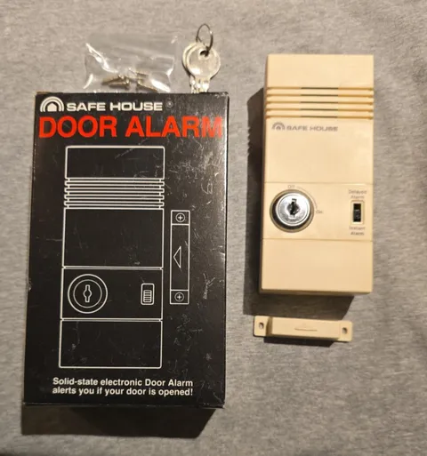 Safe House Electronic Door Alarm Key Switch 49-421A Solid State Radio Shack NOS