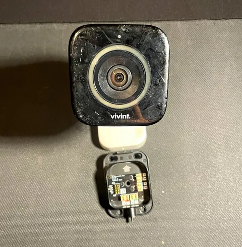 Vivint Outdoor Camera Pro V2 VS-ODC300-WHT Security Camera Tested Working