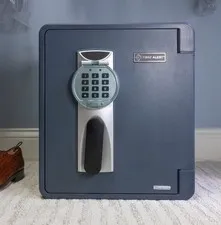 FIRST ALERT HOME SAFE BOX WATERPROOF FIRE RESISTANT SECURITY PERSONAL 2087DF BD