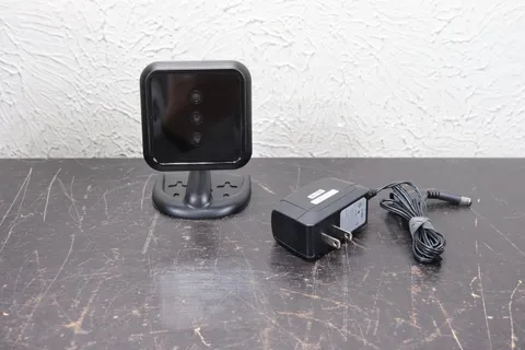 ADT Pulse Wireless Day Night Indoor Network Camera RC8025B-ADT W/ Power adapter