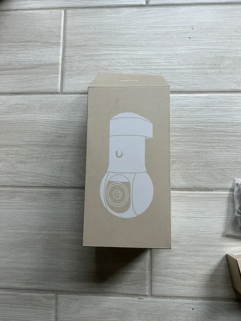 Ubiquiti UniFi G5 PTZ Camera (White) UVC-G5-PTZ + Surface & Pendant Mounts