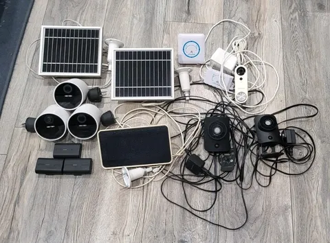 SimpliSafe Security Bundle w/Outdoor Cameras with Solar Indoor Cam Doorbell Cam