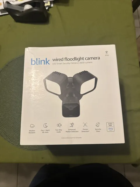 Blink Wired Floodlight Camera Smart security camera 2600 lumens HD live view NEW