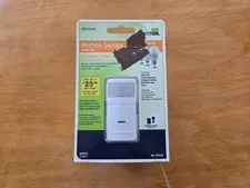 Leviton Decora IPS02-1LW Motion Sensor Auto-On/Off Light Switch White