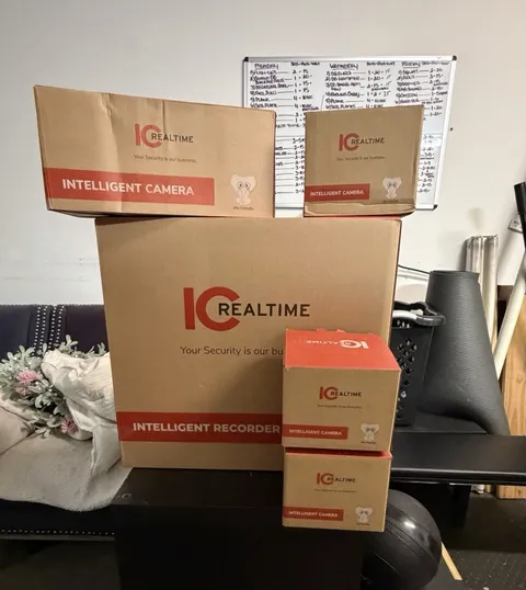 IC Realtime NVR-708NS-CN 8-Channel NVR Plus 4 Cameras (2021) See Description