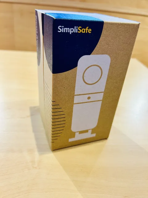 SimpliSafe CM006 Smart Alarm Wireless Indoor Security Camera (NEW)