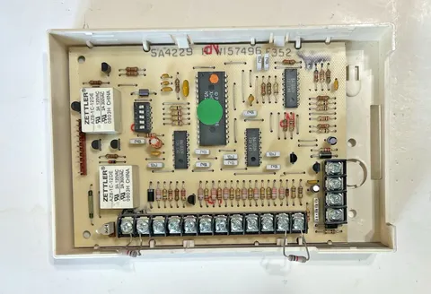 Honeywell Ademco Vista SA4229 Wired 8 Zone Expander Module with top cover