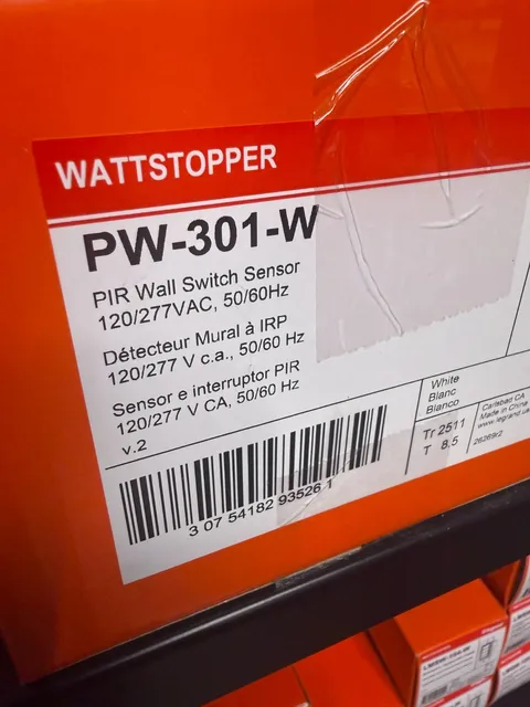 NEW WATTSTOPPER PW-301-W PIR WALL SWITCH OCCUPANCY SENSOR 120/277V WHITE 1000W