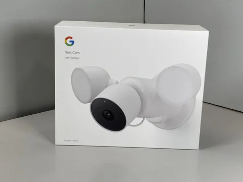 Google Nest Cam with Floodlight - Outdoor/Wired - Smart Security Camera - Snow