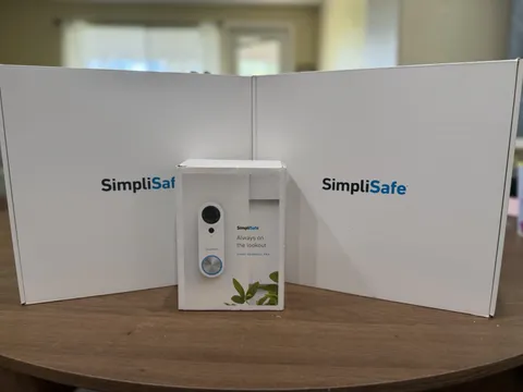 NEW SimpliSafe 12-Piece Home Security System + Video Doorbell Pro Never Used