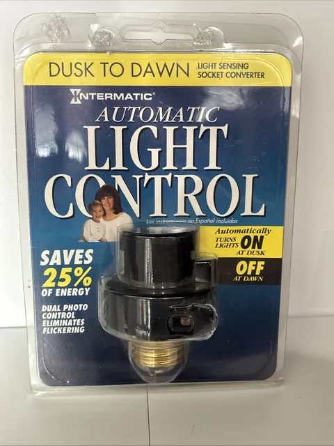 Intermatic Dusk-Dawn Automatic Light Control Sensing Socket Converter #NE2C New!
