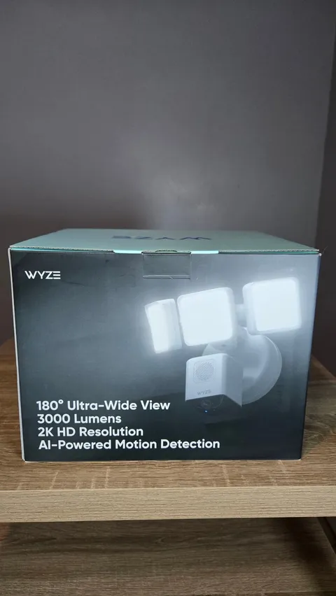 Wyze Cam Floodlight Pro 2K (WYZECFLP) White - New