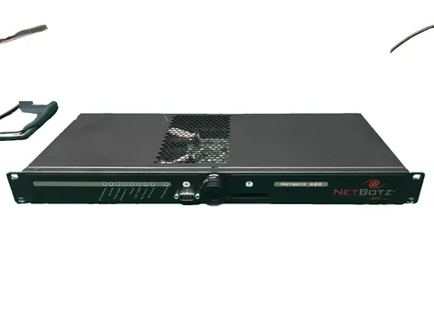 APC NETBOTZ 420 Wall Appliance 320 Rackmount with Camera - No Power Supply