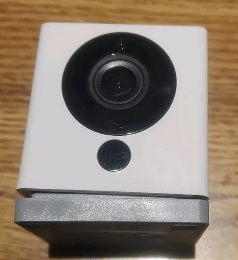Wyze Cam V2 WYZEC2 Security Camera. Tested & Works 