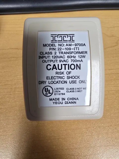 GE Interlogix 22-109-ITI, INPUT 120VAC 60Hz 12.5W, OUTPUT 9VAC 700mA Transformer
