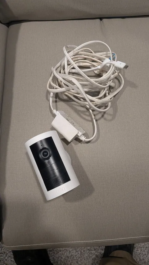 Ring Outdoor Cam Plus Plug-In 2K USB-C Security Camera White Tested Works