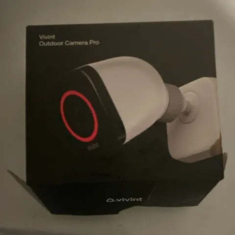 Vivint Outdoor Camera Pro 12.3MP Wireless Wi-Fi IP Outdoor Cam White VS-ODC350