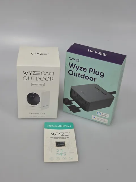 WYZE Cam Outdoor Add-on Camera + Plug Outdoor + 32gb MicroSDHC
