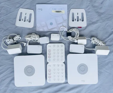 Ring Wireless Security GEN 2 - 2 Base, 1 Sensor, 2 Keypads, 2 Extender